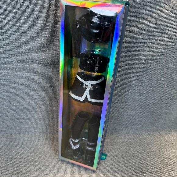 NIB Rainbow High Shadow Ainsley Slater Doll Black Clothes Outfit Goth Moto Punk - Picture 5 of 6